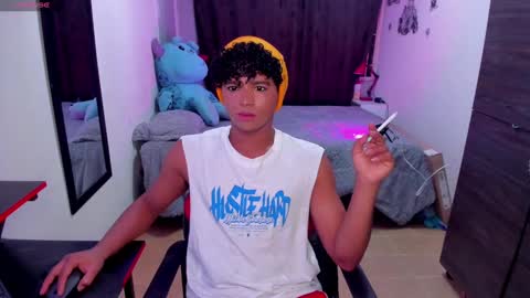 noah_smith04 online show from October 9, 3:17 pm