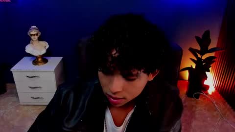 noah_smith04 online show from October 16, 12:13 pm