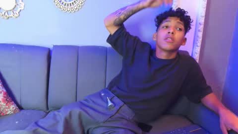 NOAH SMITH online show from March 5, 3:25 am