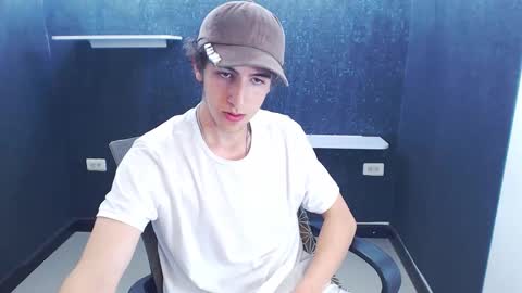 noah_sokolov online show from December 14, 7:54 pm