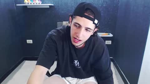 noah_sokolov online show from January 18, 12:01 am