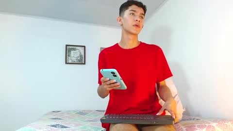 Snapshot of noah_tyler_ chatting on December 9, 7:13 pm noah tyler online show from December 9, 7:13 pm