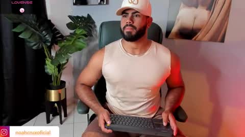 Noah online show from December 4, 9:11 pm