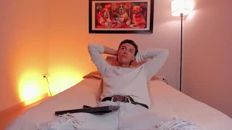 noahh_sky online show from March 18, 10:13 pm