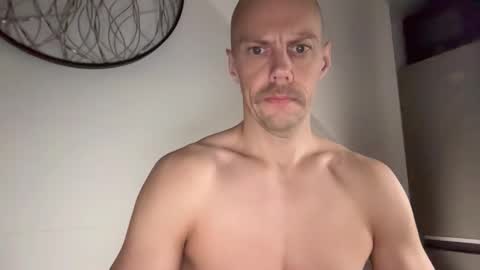 north_guy799643 online show from March 22, 3:22 am