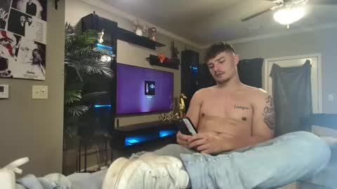 Snapshot of notoribliss chatting on October 20, 4:49 am Riley online show from October 20, 4:49 am