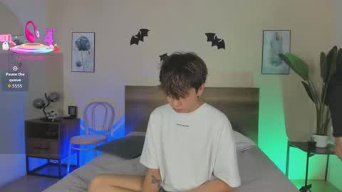 Snapshot of novaybrian chatting on October 10, 4:50 am NovayBrian online show from October 10, 4:50 am