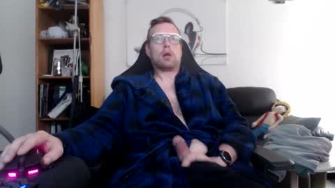 nursefan online show from November 1, 8:40 am