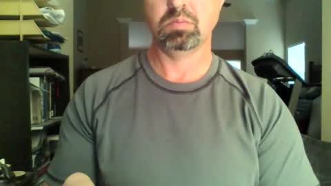 nvrenuff1979 online show from March 2, 12:34 pm