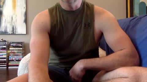 nxxtdoorguy77 online show from March 31, 8:43 pm