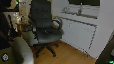 Nyl0nnickb0y online show from December 14, 9:00 pm