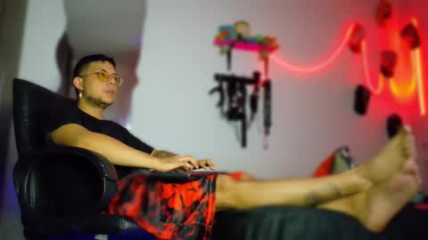 David and Steven Independents online show from February 19, 10:42 pm