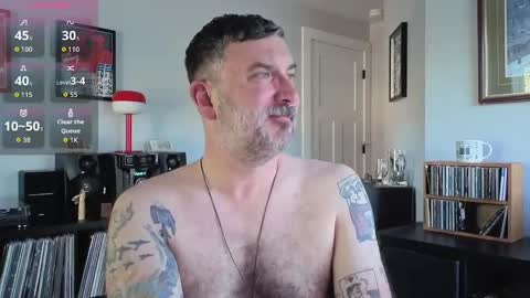 Office Dad online show from October 5, 8:35 pm