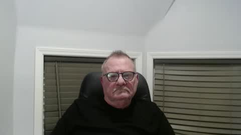 oldguybigd online show from November 3, 5:22 am