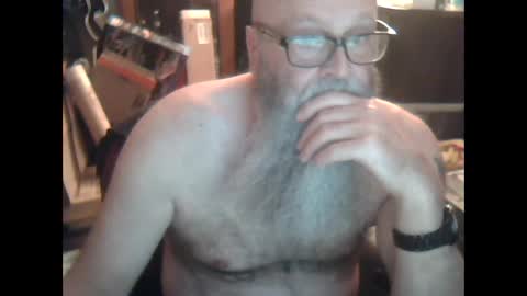 Snapshot of oldman196262 chatting on February 16, 7:38 pm oldman196262 online show from February 16, 7:38 pm