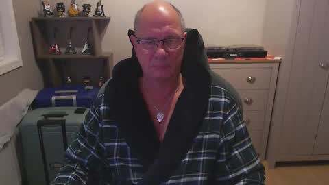 Snapshot of oldveteranuk chatting on September 17, 4:46 am oldveteranuk online show from September 17, 4:46 am