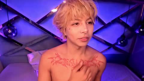 oliiverr22 online show from December 20, 1:51 pm