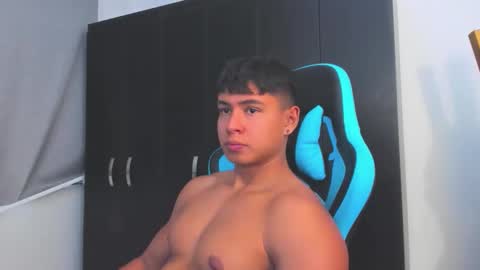 Oliver bray online show from December 22, 9:12 pm