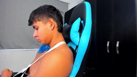 Oliver bray online show from October 8, 6:56 pm