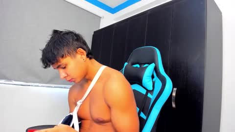 Oliver bray online show from October 19, 3:48 pm