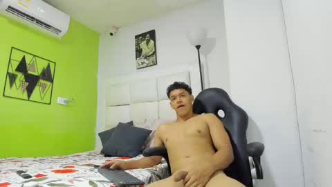 O L I V E R online show from April 29, 2:38 am