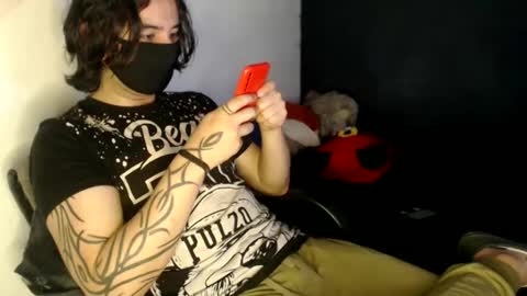 oliver_laid_2023 online show from February 14, 9:32 pm