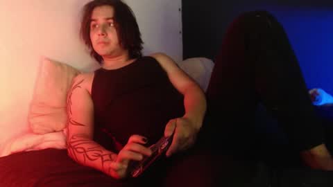 oliver_laid_2023 online show from February 1, 7:13 pm