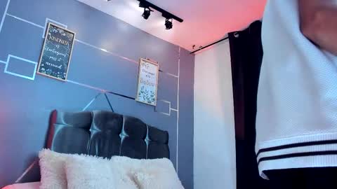 oliver mr  online show from November 3, 2:05 am