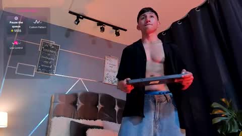 oliver mr  online show from December 1, 9:51 pm