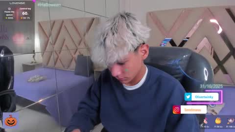 Oliver online show from October 30, 1:56 pm