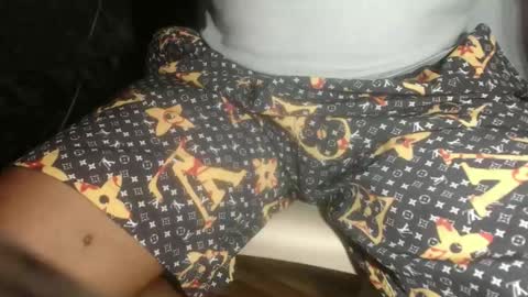 OlySantos online show from April 19, 10:15 am