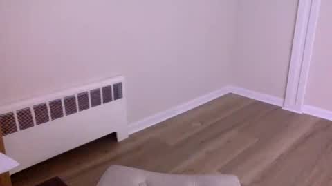 onehitwonder21 online show from November 22, 1:05 am