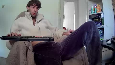 onesieboyx online show from October 2, 11:14 am