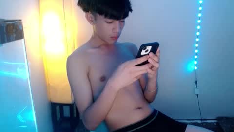 Snapshot of only_mau chatting on October 6, 12:21 pm MAU online show from October 6, 12:21 pm