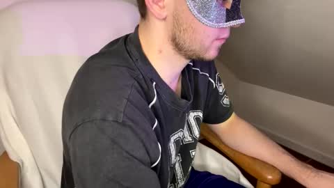 Mike online show from February 3, 7:52 pm