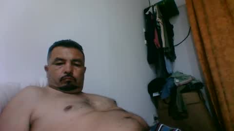 oscarjhe3512 online show from April 10, 1:45 am