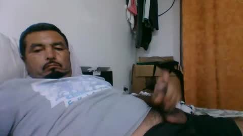 oscarjhe3512 online show from March 22, 1:43 am