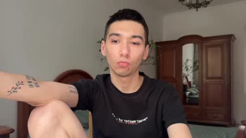 ovveroma online show from June 24, 11:57 am