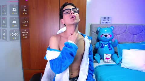 Owen  Independent model  online show from January 18, 7:04 am