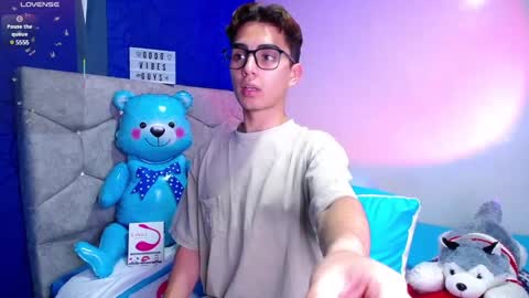 Owen  Independent model  online show from March 1, 6:04 am