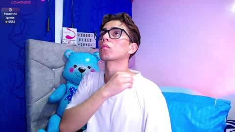 Owen  Independent model  online show from January 29, 6:54 am