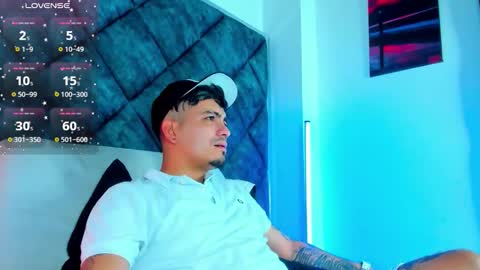 O W E N - S T O N E online show from December 3, 12:33 pm