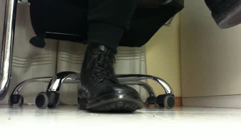 Snapshot of pablomenesssl chatting on February 3, 10:21 pm Pablo Meness online show from February 3, 10:21 pm