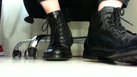 Snapshot of pablomenesssl chatting on February 8, 1:01 pm Pablo Meness online show from February 8, 1:01 pm