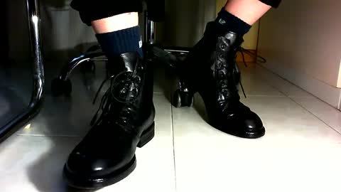 Snapshot of pablomenesssl chatting on January 4, 2:04 pm Pablo Meness online show from January 4, 2:04 pm