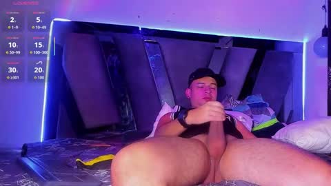 LIAN AND JACK online show from March 26, 11:20 pm