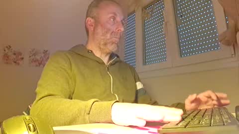 pansak1973 online show from March 12, 12:36 pm