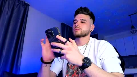 Paris online show from March 7, 6:33 pm