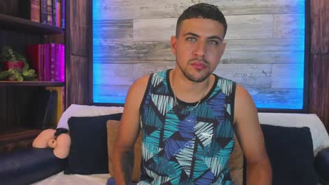 Snapshot of paul_rivera chatting on January 14, 11:37 pm Paul Rivera online show from January 14, 11:37 pm