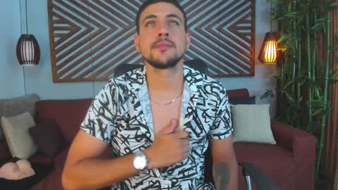 Snapshot of paul_rivera chatting on January 30, 8:53 pm Paul Rivera online show from January 30, 8:53 pm